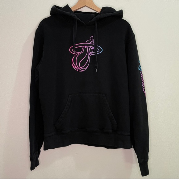Miami Heat New Era 2020/21 City Edition Pullover Hoodie - Black - Picture 3 of 16